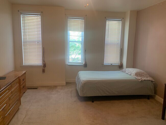 Bedroom 1 - 4 S Payson St