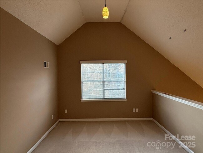 Building Photo - 17115 Grenache Ct