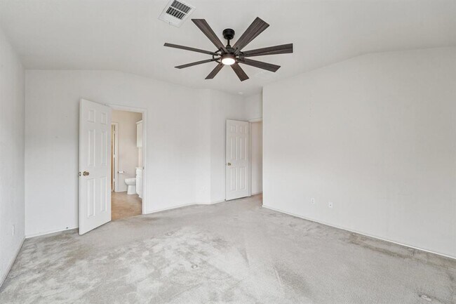 Building Photo - 1724 Darjeeling Dr