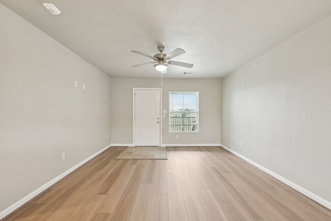 Building Photo - 254 Plez Morgan Dr