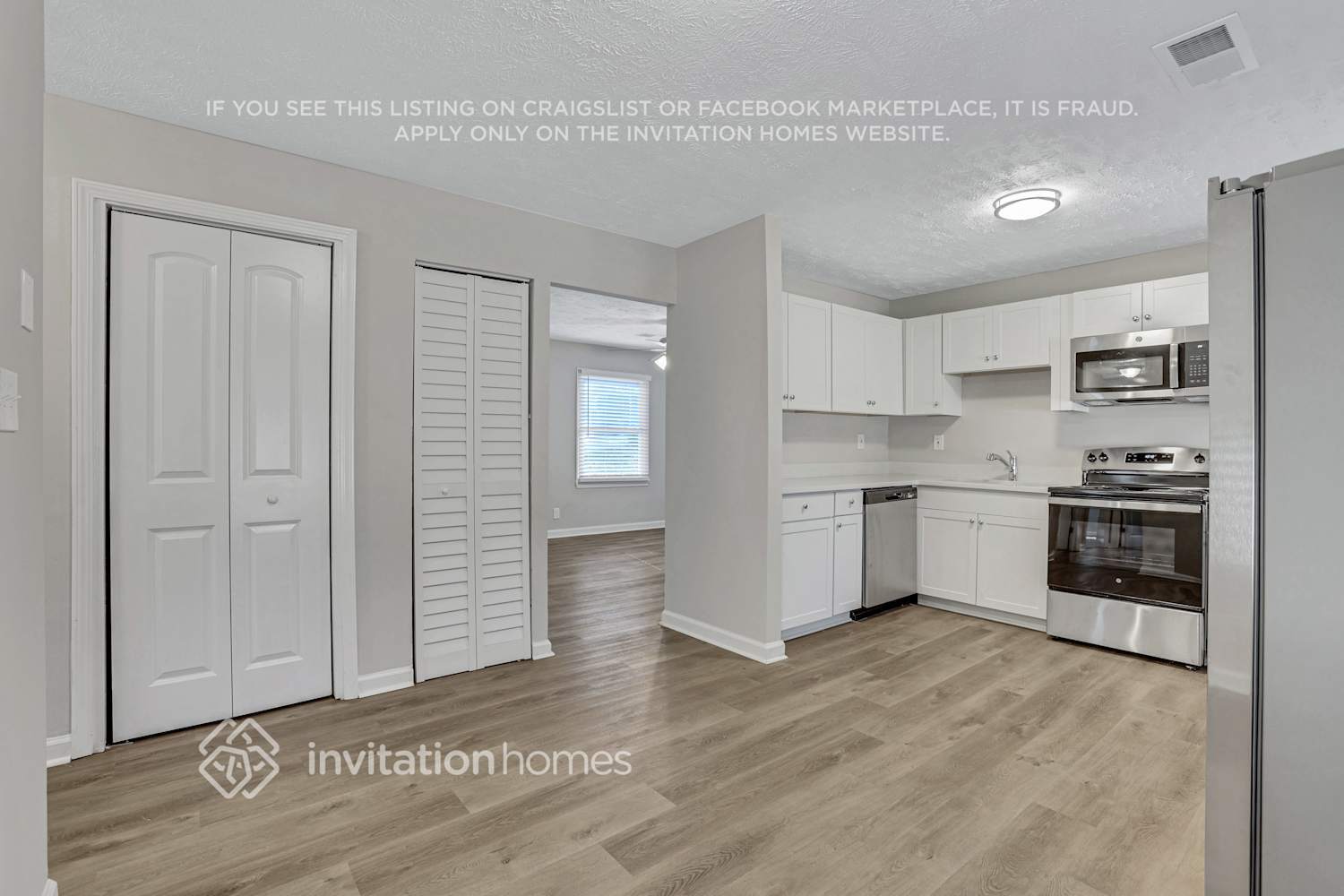 Building Photo - 300 Banberry Dr SE