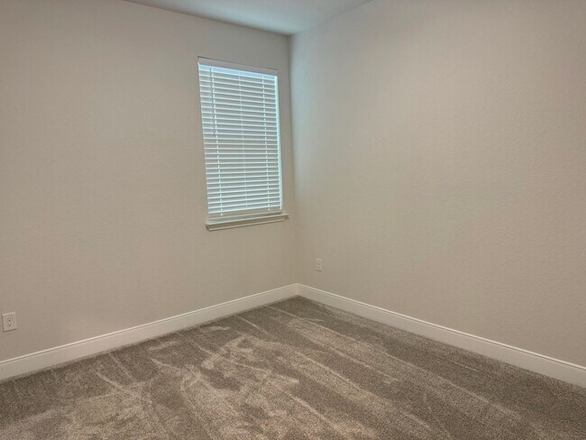 Building Photo - 16622 Daylight Ln