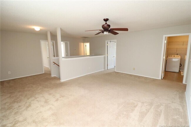 Building Photo - 5 Bellmore Ct
