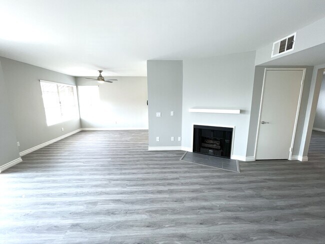 Building Photo - 3445 Mentone Ave