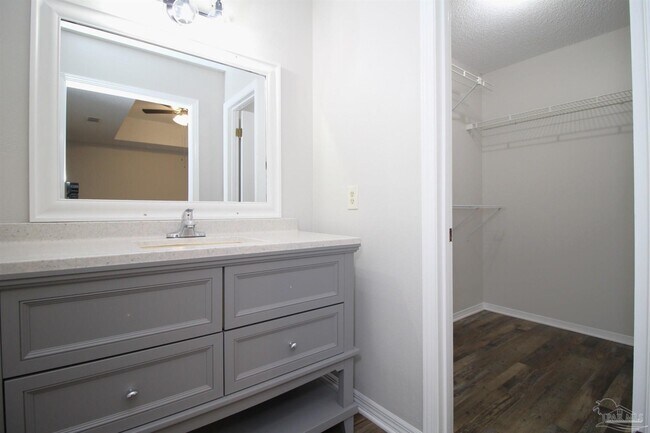 Building Photo - 7225 Dogwood Terrace Dr