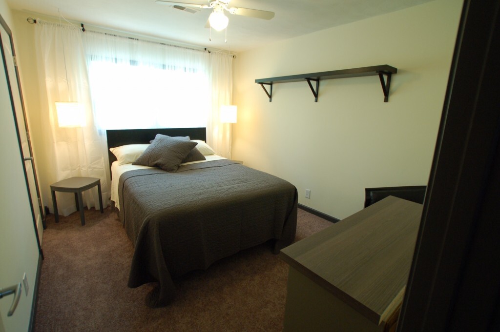 Primary (queen bed) - 14711 N River Beach Dr