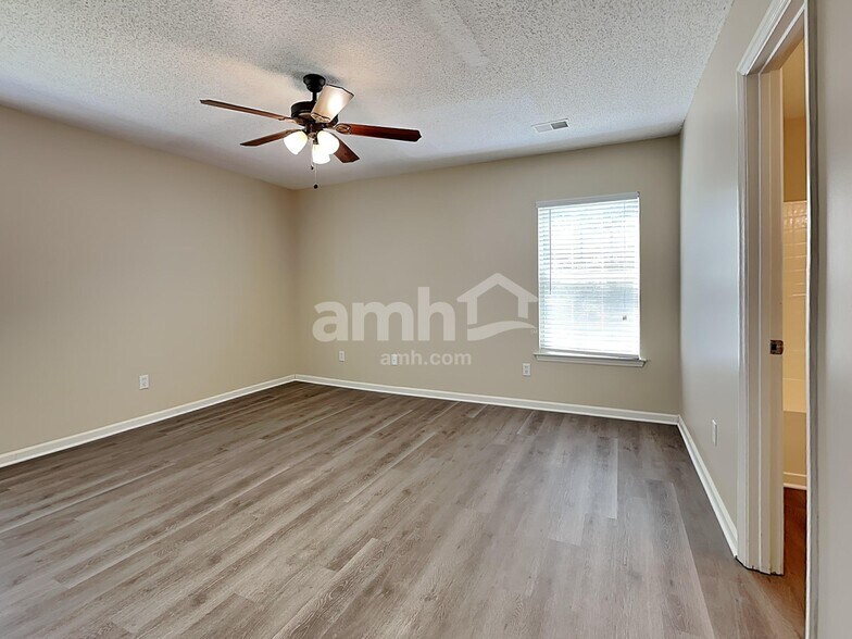 Building Photo - 537 Beverly Dr