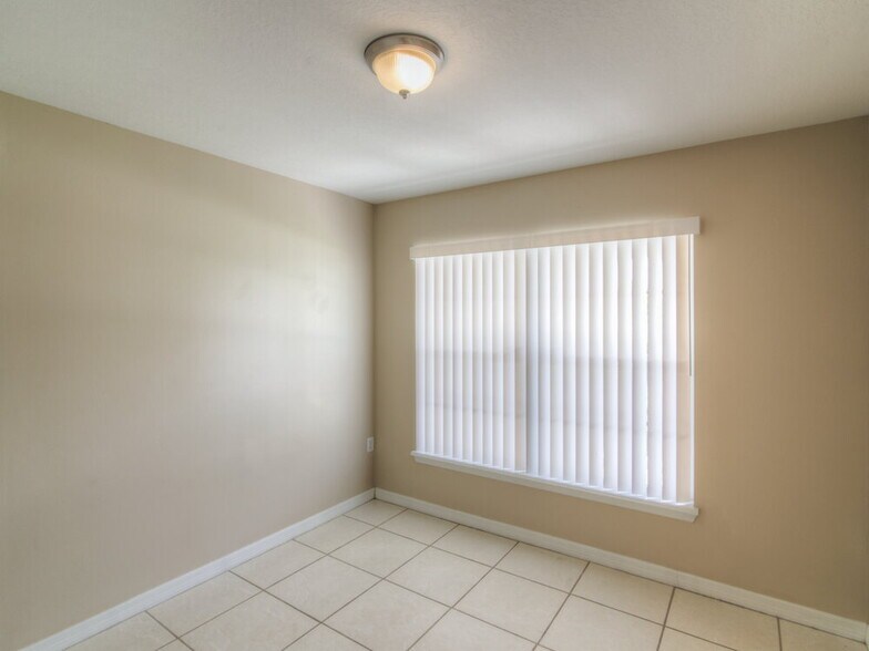 Building Photo - 3813 Kyle Dr