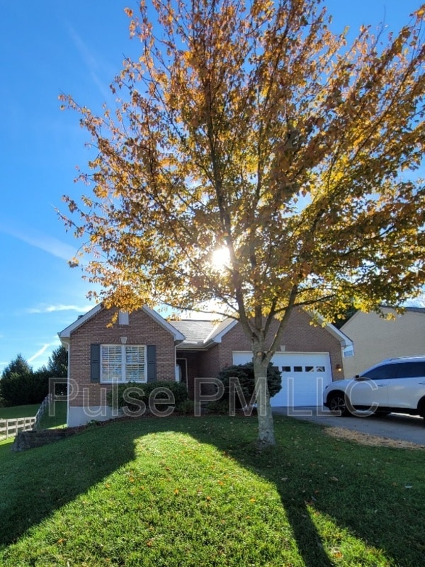 Building Photo - 10189 Chestnut Oak Dr