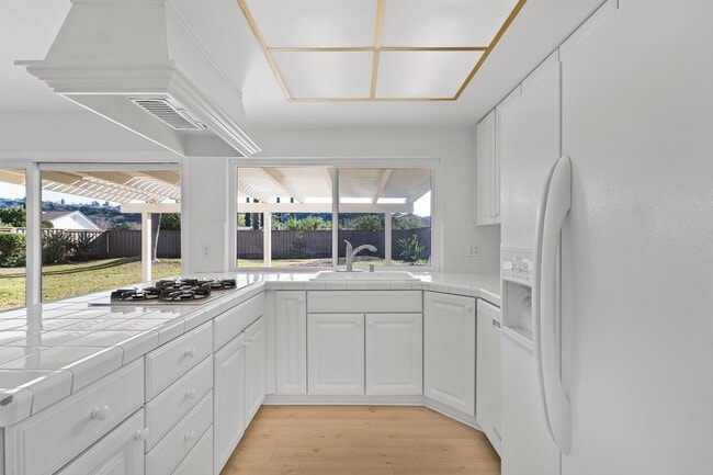 Building Photo - Beautiful Westlake First Neighborhood Family Home w/ Large Backyard with Panoramic Mtn Views