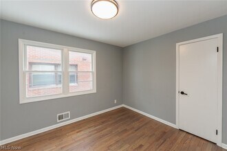Building Photo - 2539 Warrensville Center Rd