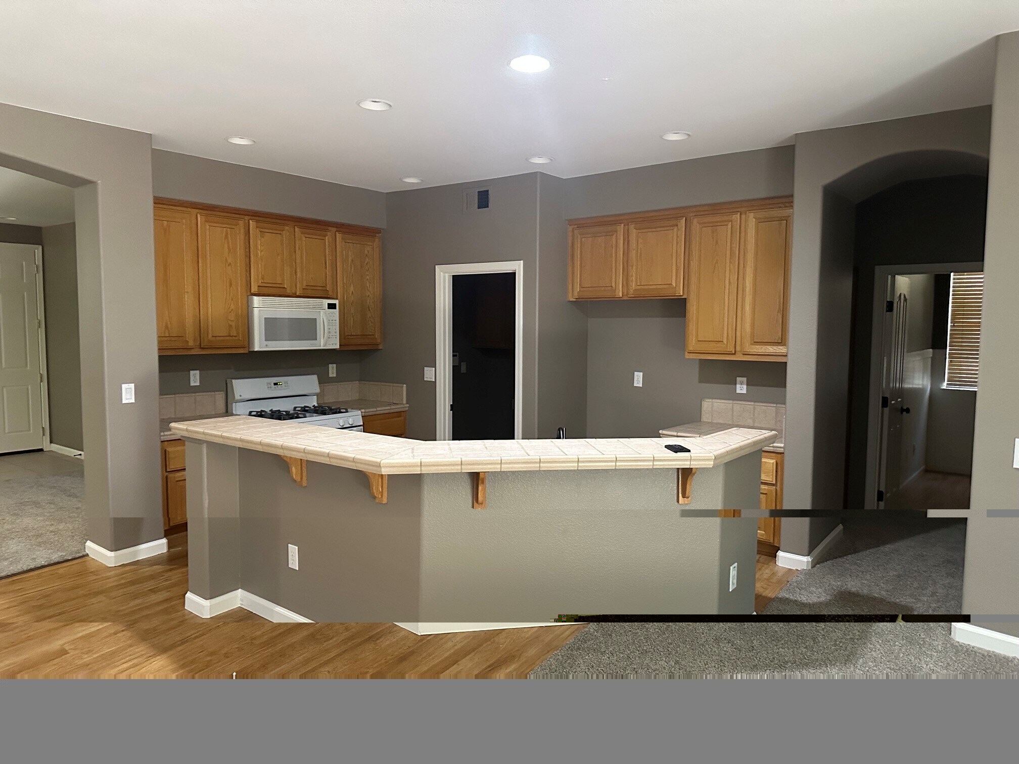 Building Photo - 6632 Maple Creek Dr