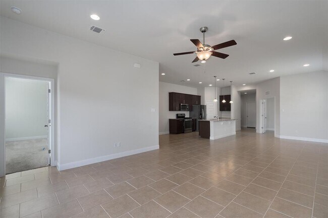 Building Photo - 209 Methodius Dr