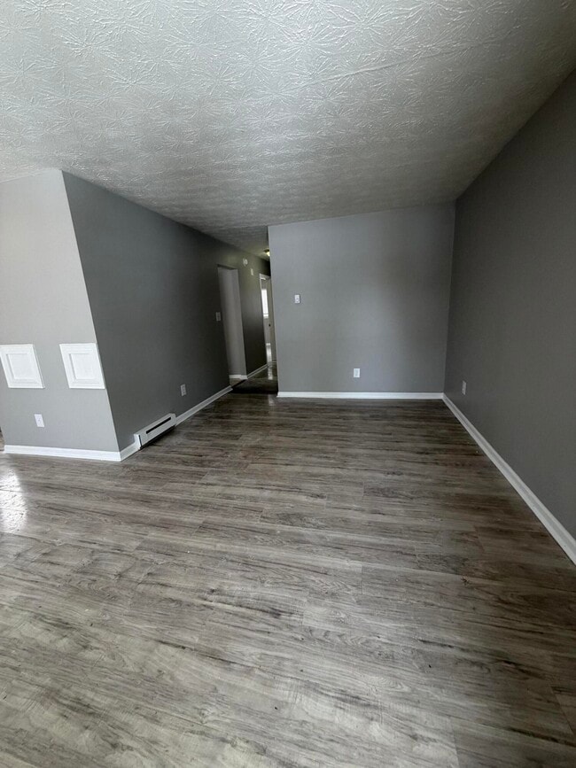 Building Photo - 343 Rebel Rd