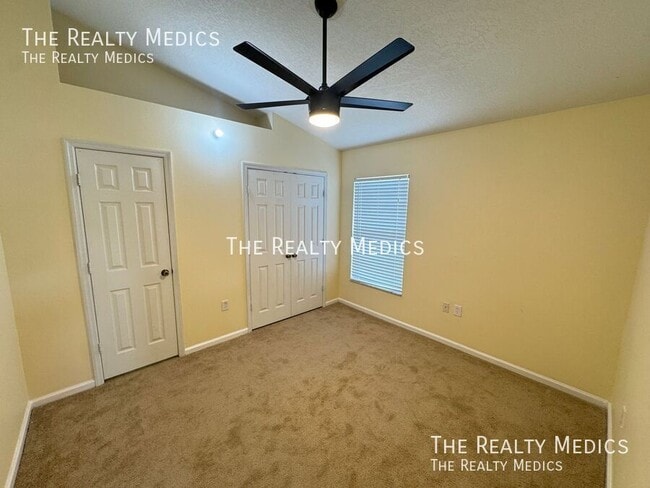 Building Photo - 2719 Crane's Cove Dr