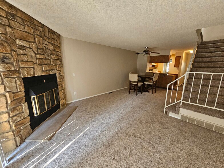 Building Photo - 3509 Queen Anne Way