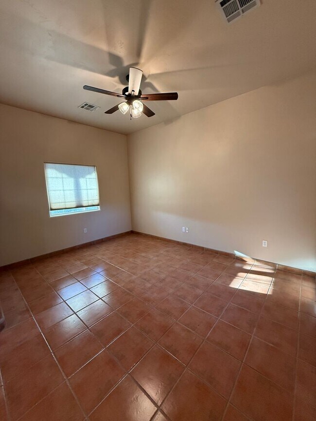 Building Photo - 3878 Stoneybrook Cir