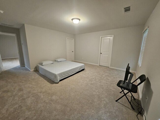 Building Photo - 1290 Jordan Brook Dr
