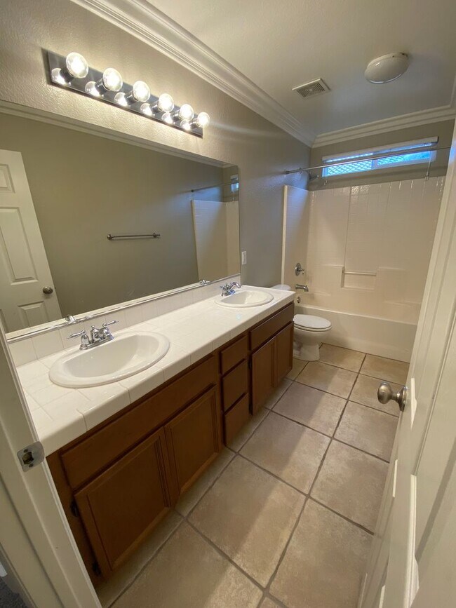 Building Photo - Temecula 4 Bedroom + Loft & Office Available in July