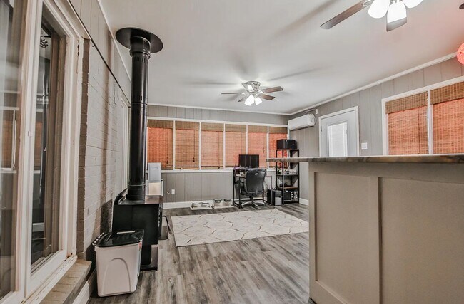 Building Photo - So many Amenities!