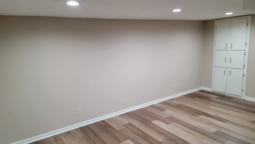 Building Photo - 6525 Blossomwood Cir NE