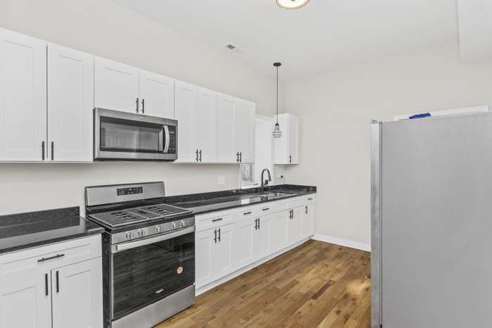 Building Photo - 6348 S Langley Ave