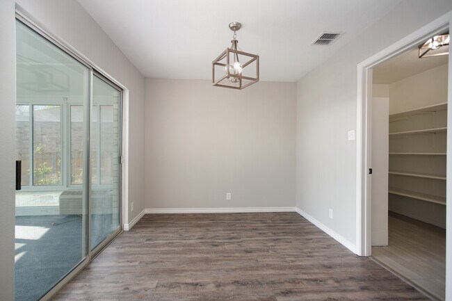 Building Photo - 13315 Tusayan