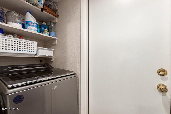 Building Photo - 7724 W Oraibi Dr