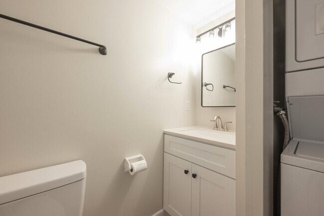 Building Photo - 1509 Regency Woods Rd