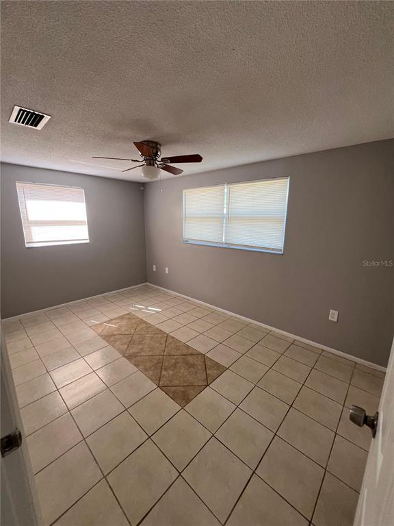 Building Photo - 10920 Jason Rd