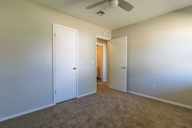 Building Photo - Charming Eastmoor Home: Perfect for Your New Adventure!