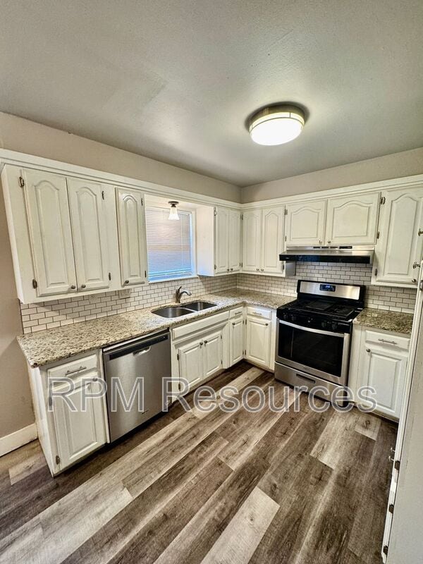 Building Photo - 2308 Elwood Dr