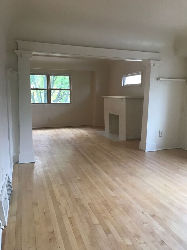 Building Photo - 2611 N 51st St