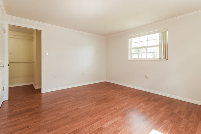 Building Photo - 5535 Baroque Dr