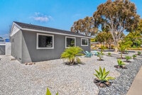 Building Photo - 401 Rancho Dr