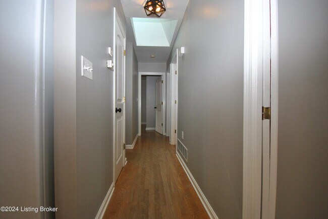 Building Photo - 1910 Janlyn Rd