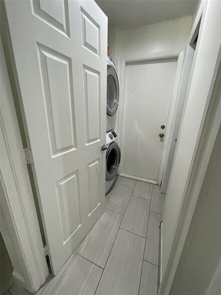 Building Photo - 755 Sand Creek Cir