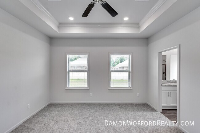 Building Photo - 533 Vista Pointe Dr