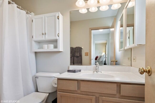 Building Photo - 1085 Red Clover Dr