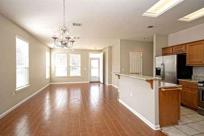 Building Photo - 106 Sunflower St