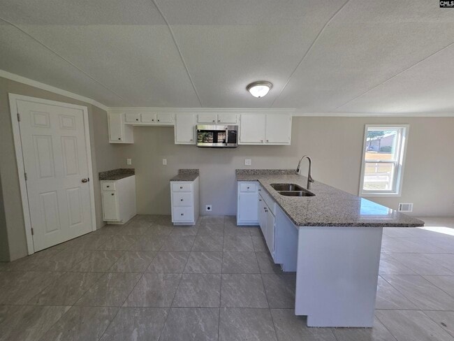 Building Photo - 714 Windy Rd