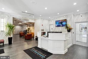 Building Photo - 2101 Chestnut St