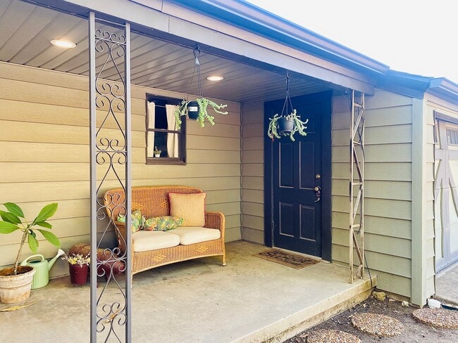 Building Photo - COMING SOON IN RIDGLEA NORTH!