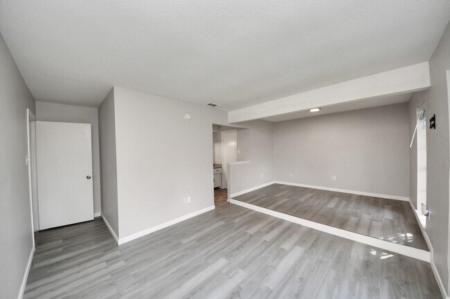 Building Photo - 7303 Foxwick Ln