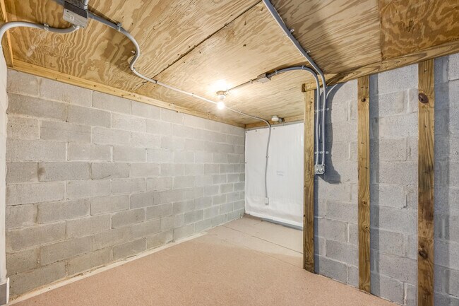 Building Photo - 4555 Wolf Track Ridge