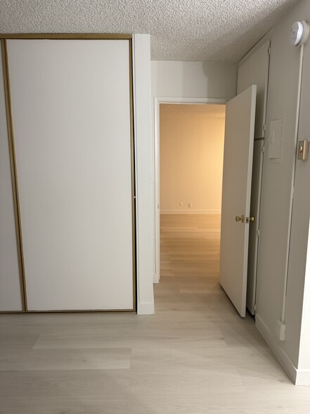 Building Photo - 256 S La Fayette Park Pl
