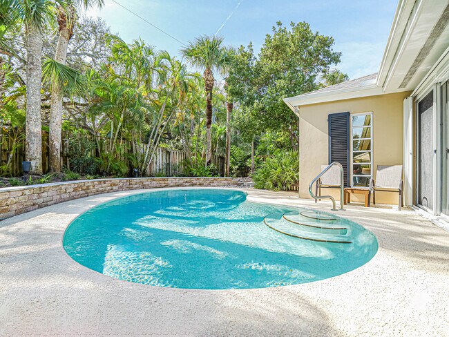 Building Photo - 1425 Treasure Cove Ln