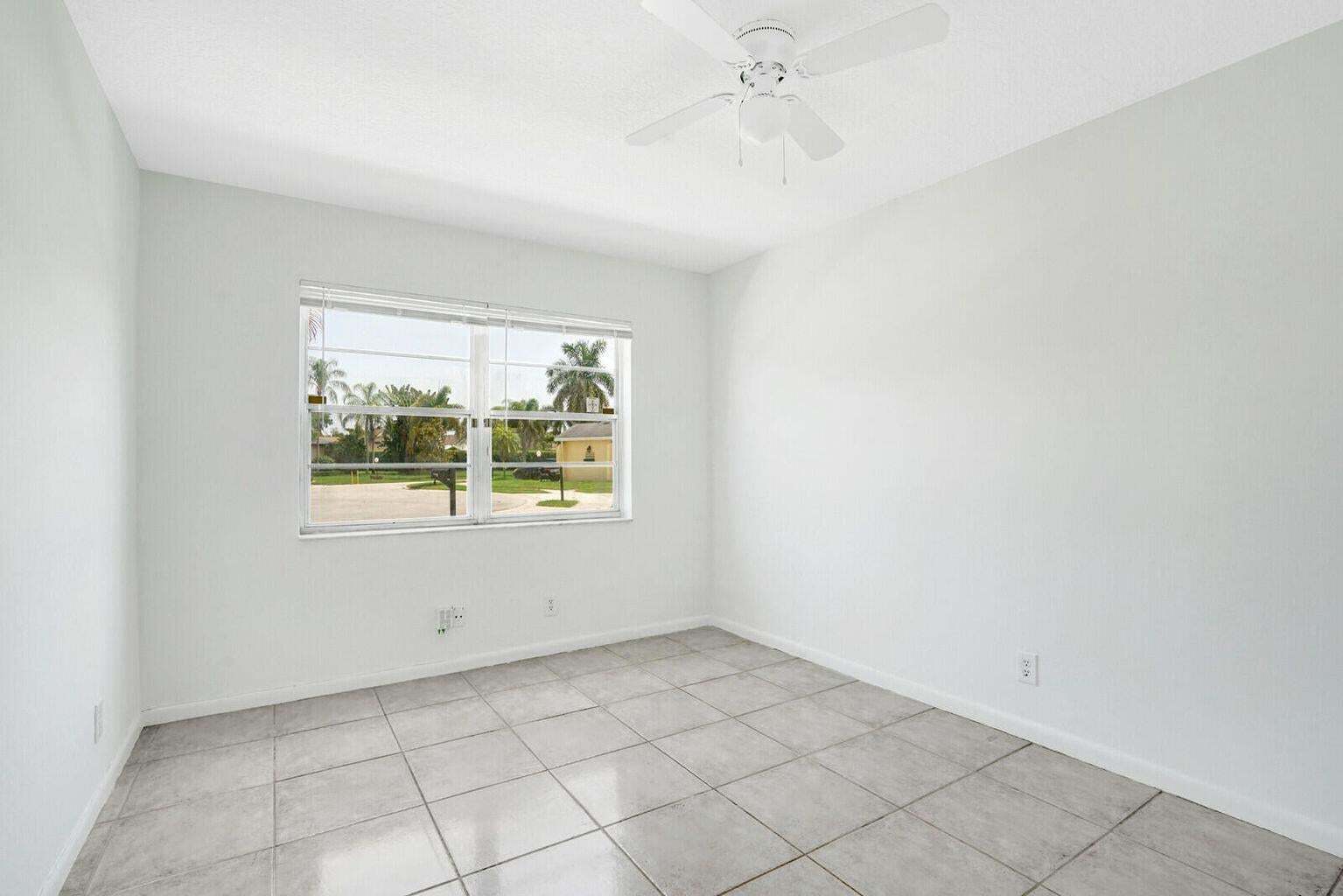 Building Photo - 9044 Pine Springs Dr