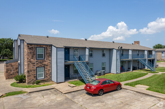 Primary Photo - Amber Park Apartments