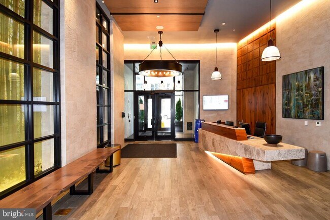 Building Photo - 1300 4th St SE